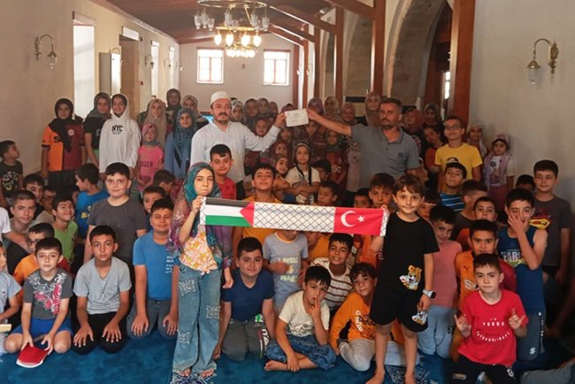 Yaz Kur’an Kursu öğrencileri, Filistin'i unutmadı