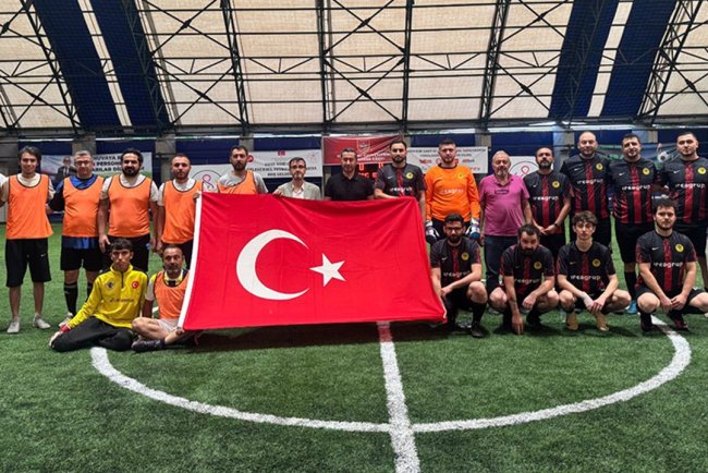 Odunpazarı'nda çalışan gençlik yeşil sahada mücadele etti