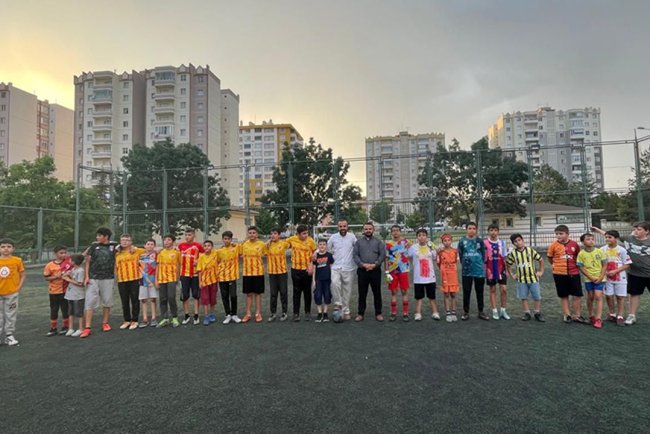 Kocasinan'da "Aile Kupası" maçları başladı
