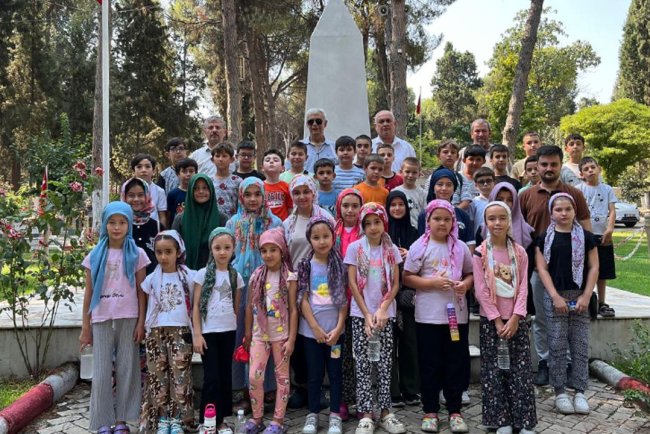 Turgutlu'da Yaz Kur’an Kursu öğrencilerinden şehitlere vefa