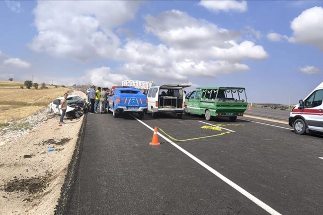 Tokat'ta 2 otomobilin çarpıştığı kazada 4 kişi öldü, 2 kişi yaralandı