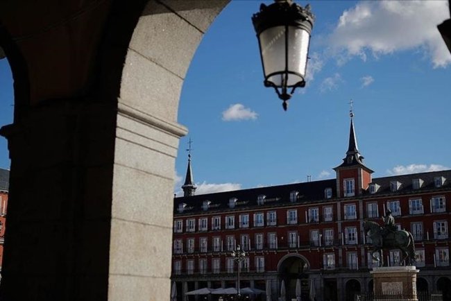 İspanya'da Katolik Kilisesi, Müslümanların dini bayram kutlamalarıyla ilgili yasağa tepki gösterdi