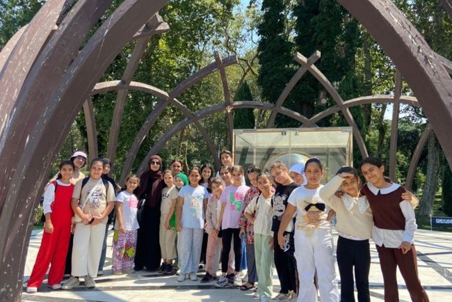 Gençler İslam Bilim ve Teknoloji Tarihi Müzesi’ni gezdi