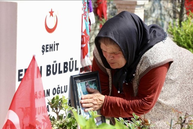 Şehit Eren Bülbül'ün annesi: Evlat kokusuna doyamadım