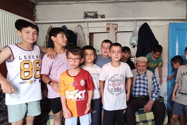 Hocalar'da "Büyüklere Vefa"