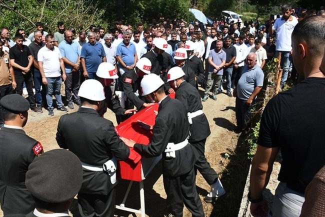 Şehit Uzman Çavuş Selami Acımaz, Samsun'da son yolculuğuna uğurlandı