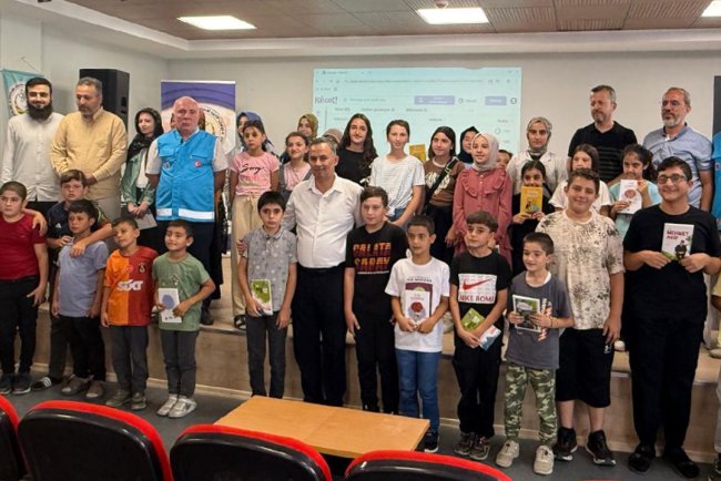 Bolvadin'de Yaz Kur’an Kursu öğrencileri bilgi yarışmasında ter döktü