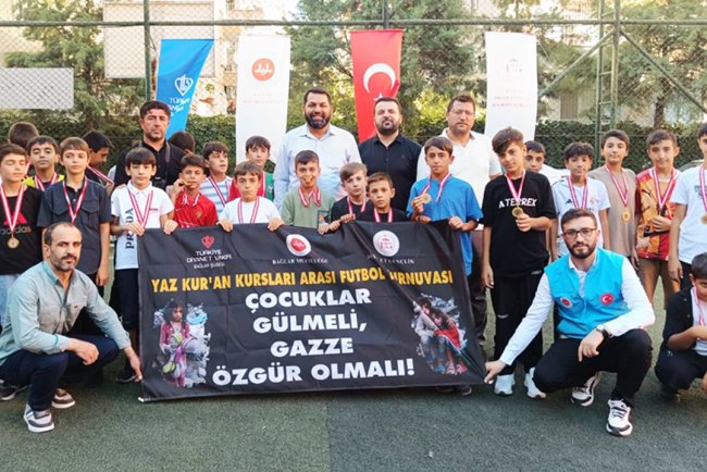 Bağlar'da cami gençliği Gazze'yi unutmadı