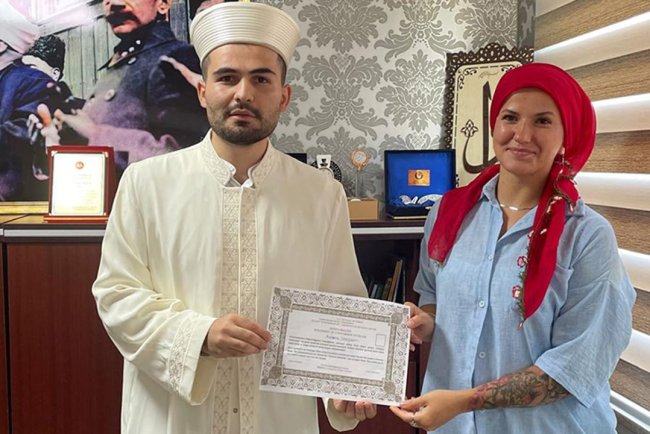 Alman kadın Pehlivanköy'de Müslüman oldu