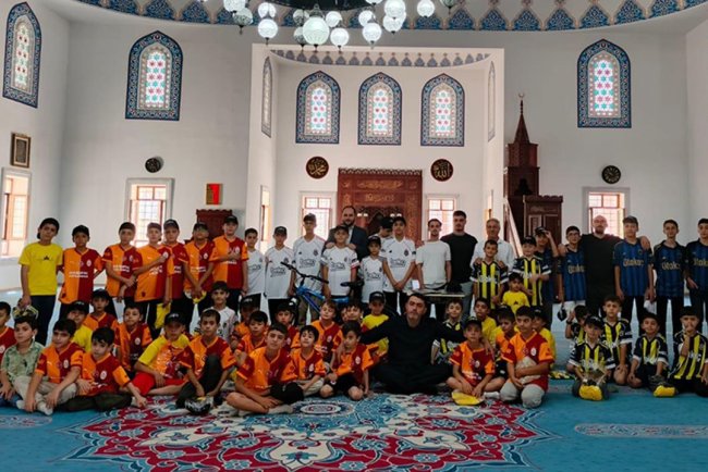 Tatvan'da Yaz Kur'an Kursu bilgi yarışmasında ödüller verildi