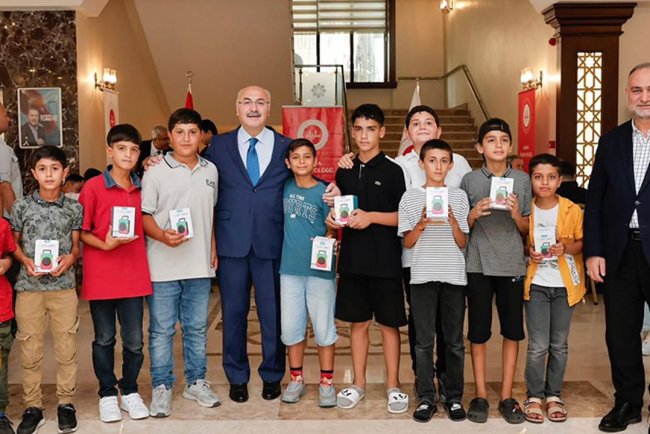 Vali Köşger, müftülükte özel öğrencilerle buluştu