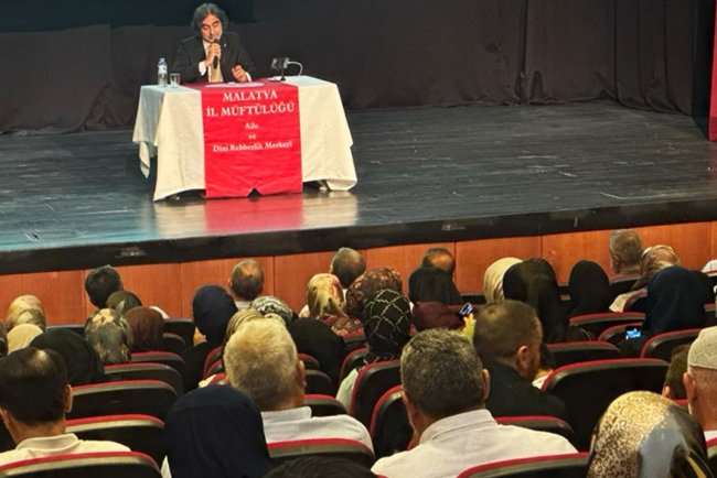 Modern dünyada ailenin karşılaştığı sorunlar ele alındı