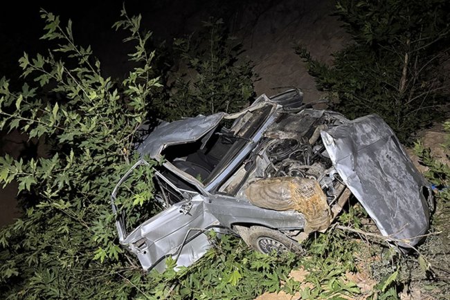 Adana'da uçuruma yuvarlanan otomobildeki 1'i çocuk 5 kişi öldü
