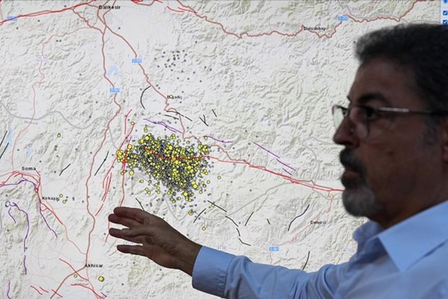 Sındırgı'daki depremin ardından 4 bine yakın artçı sarsıntı gerçekleşti