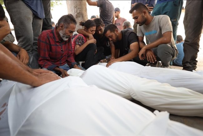 İşgalcilerin Gazze'ye sabah saatlerinde düzenlediği saldırılarda 33 Filistinli şehit oldu