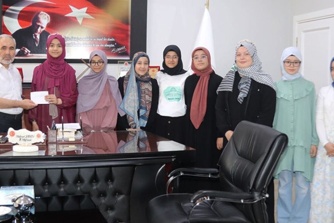 Kur’an Kursu öğrencilerinden Gazze’ye yardım