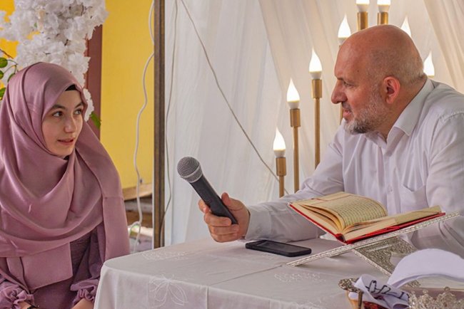 Örgün eğitimle birlikte hafızlık sevinci yaşadı