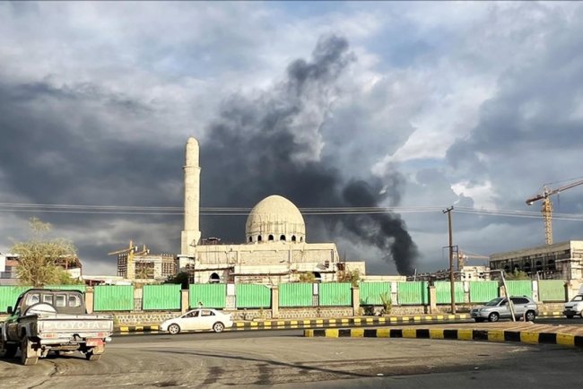 İşgalciler, Yemen'in başkenti Sana'ya hava saldırısı düzenledi