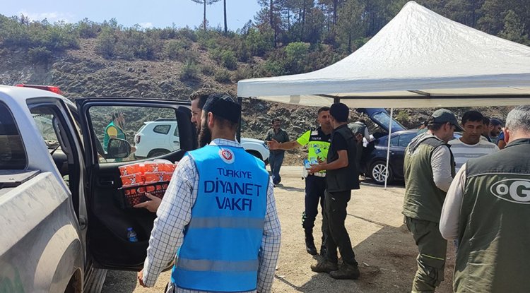 Mavi yelekliler yangın bölgesinde