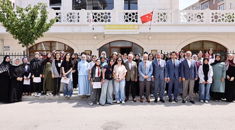 Çorum'da "Zarafet Okulu" mezunlarını verdi