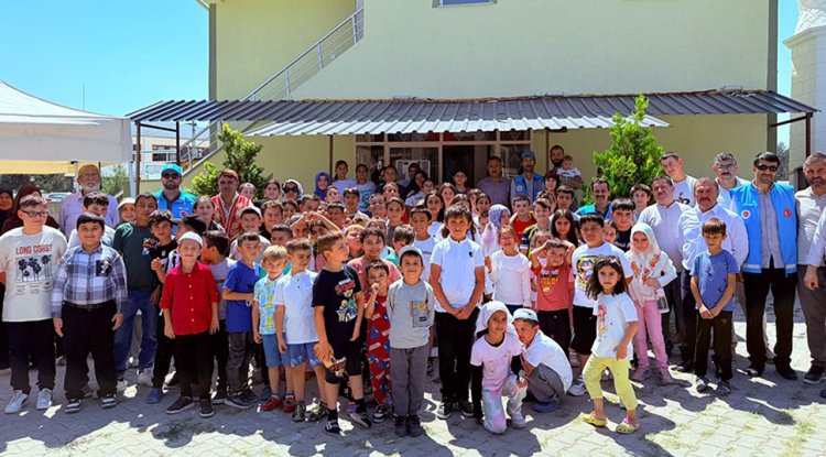 Kastamonu'da çocuklar minare gölgesinde buluştu