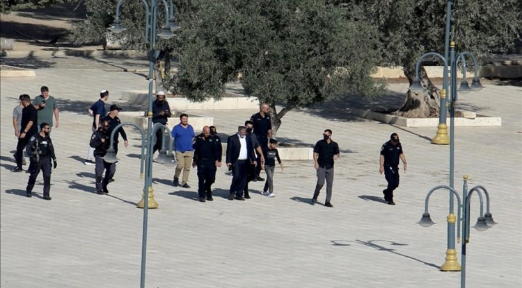 İşgalcilerin aşırı sağcı Bakanı Ben-Gvir Mescid-i Aksa'ya baskın düzenledi