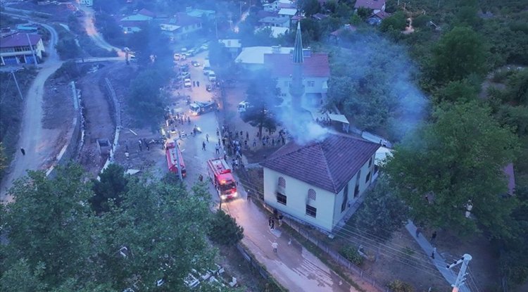 Düzce'de bir camide yangın çıktı