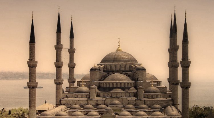 Diyanet 8 Ağustos 2025 Cuma Hutbesi: Sıla-i Rahimle Bereketlenen Tatil