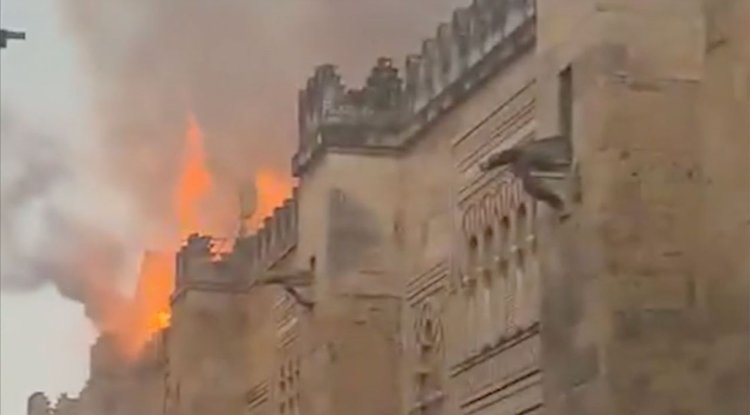 İspanya'da Kurtuba Cami-Katedrali'nde yangın çıktı