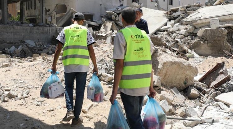 TİKA, açlıkla mücadele eden Gazzelilere gıda yardımlarını sürdürüyor