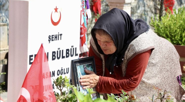 Şehit Eren Bülbül'ün annesi: Evlat kokusuna doyamadım
