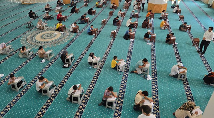 Erciş'te öğrenciler dini bilgide yarıştı