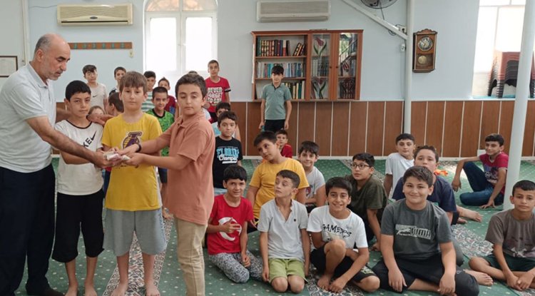 Adıyaman'da Kur'an kursu öğrencileri harçlıklarını Gazze'ye bağışladı