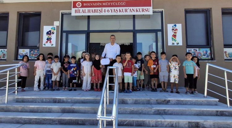 Bolvadin'de minikler yetimler için bir araya geldi