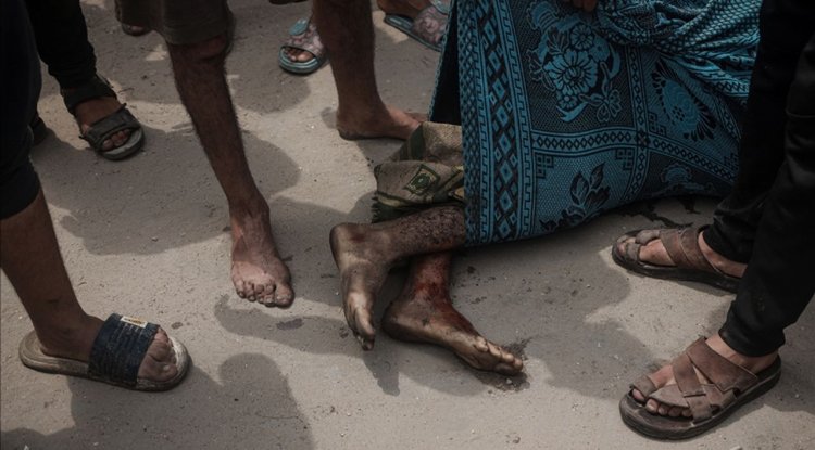 İşgal güçleri, Gazze Şeridi'nde 15'i yardım bekleyen olmak üzere 53 Filistinliyi şehit etti