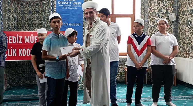 Gediz'de Yaz Kur’an Kursu öğrencileri yarıştı