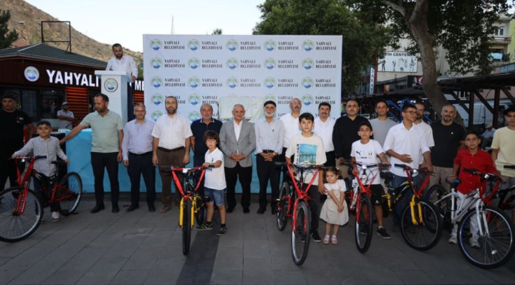 Yahyalı'da "Haydi Arkadaşlar Camiye Yarışması"nın ödülleri verildi