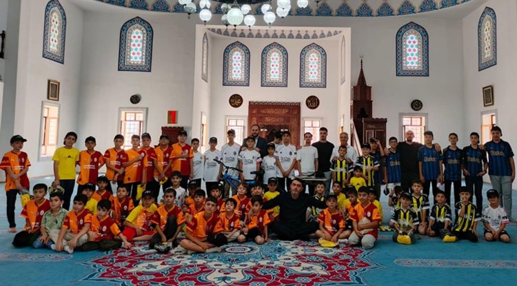 Tatvan'da Yaz Kur'an Kursu bilgi yarışmasında ödüller verildi