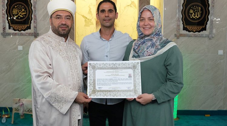 Amerikan Emily, Erzincan'da Müslüman oldu