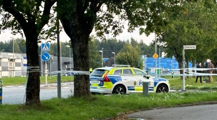 İsveç'te bir camide kılınan cuma namazının ardından silahlı saldırı düzenlendi