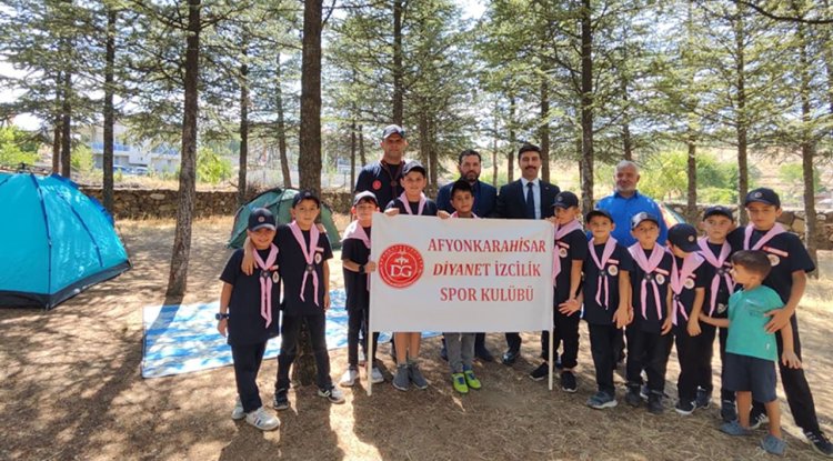 Hocalar Kaymakamı Altunkaynak, Diyanet izcileriyle kampa girdi