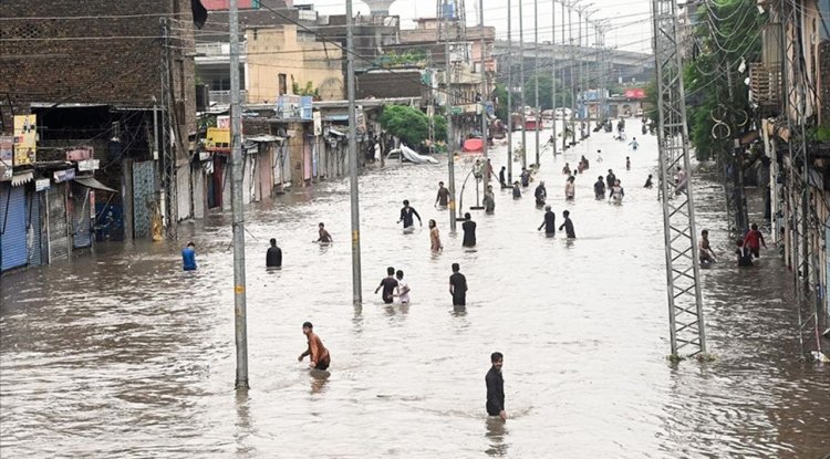Pakistan'daki muson yağmurları nedeniyle haziran sonundan bu yana ölenlerin sayısı 657'ye yükseldi