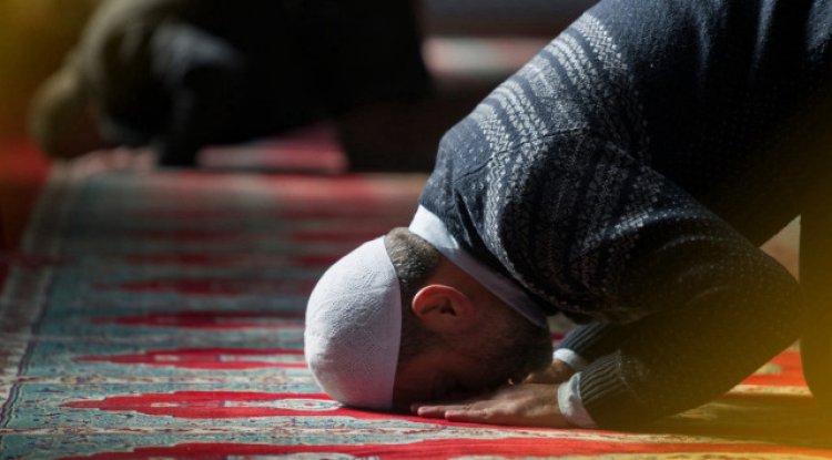 Yatsı namazı saat kaçta? Ezan kaçta okunuyor? 18 Ağustos 2025 Ankara, İzmir, İstanbul il il yatsı namazı vakti