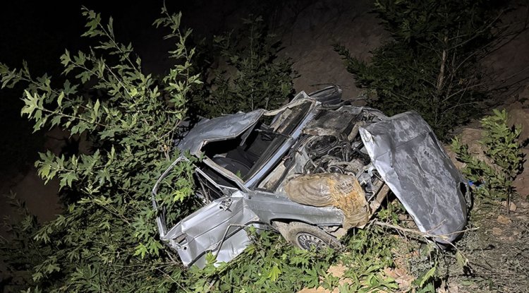 Adana'da uçuruma yuvarlanan otomobildeki 1'i çocuk 5 kişi öldü