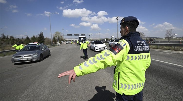 Trafikte yol kesenlere hapis cezası geliyor