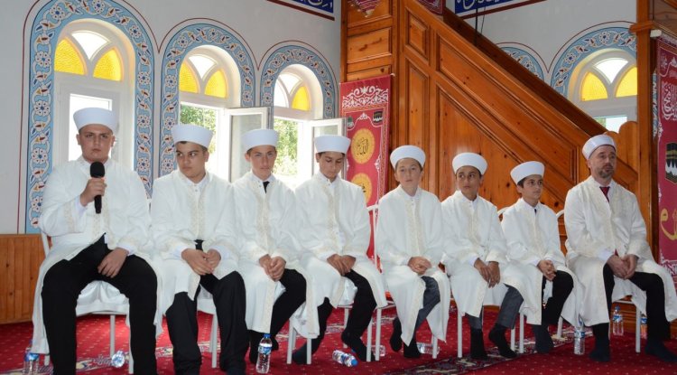 Trabzon'da 7 hafız için icazet töreni düzenlendi