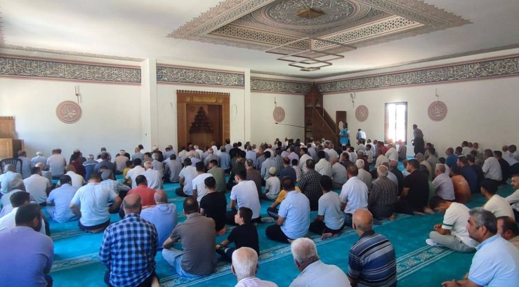 Araban'da depremde yıkılan Merkez Cami yeniden yapılarak ibadete açıldı