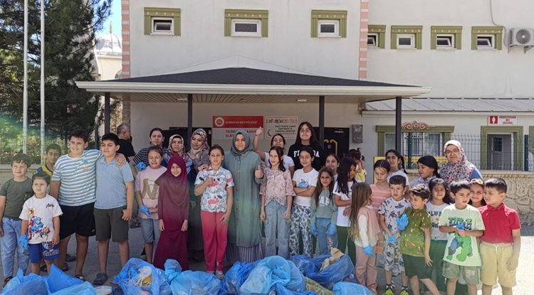 Elbistan'da 3 bin öğrenci ile temizlik seferberliği başlatıldı