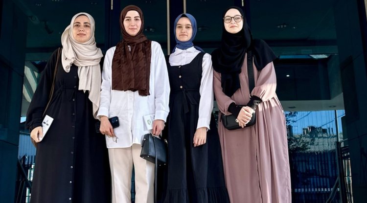 Ülke uzmanı adayı gençler, Bosna Hersek'te