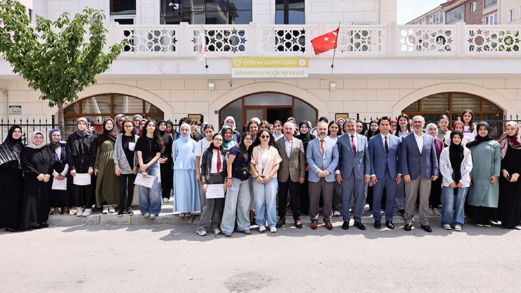 Çorum'da "Zarafet Okulu" mezunlarını verdi